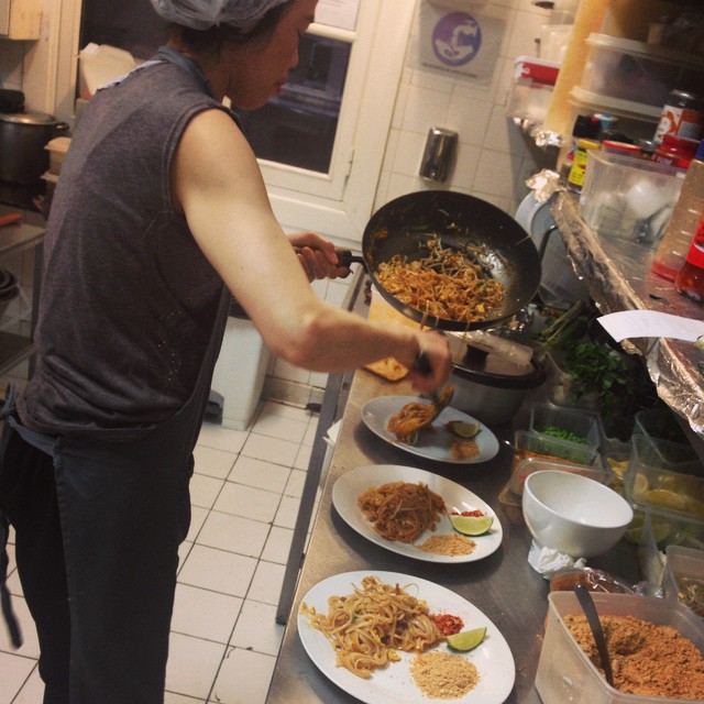 Préparation des Pad Thaï en cuisine #backstage #kapunka #kapunkaparis #thaifood #thai #restaurant #paris #love #food #instafood #padthai #padthalovers