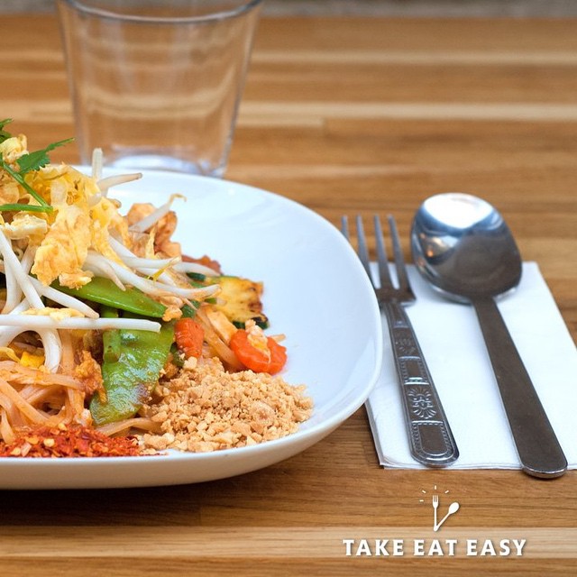 SCOOP ! Kapunka Montorgueil chez vous en commandant en ligne sur takeeateasy.fr ! #kapunkaparis #kapunkamontorgueil #surprise #takeeateasy #takeeateasyfrance #thaifood #food #instafood #love #thai #healthy #noglu #glutenfree #foodporn #padthai